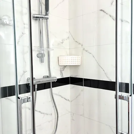 Lucas Salle De Bain Privative Paris