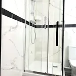 Lucas Salle De Bain Privative Δωμάτια σε οικογενειακή κατοικία Παρίσι