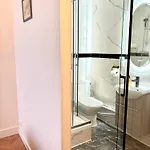 Δωμάτια σε οικογενειακή κατοικία Lucas Salle De Bain Privative